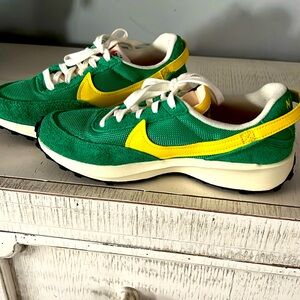 Nike sneakers worn only once